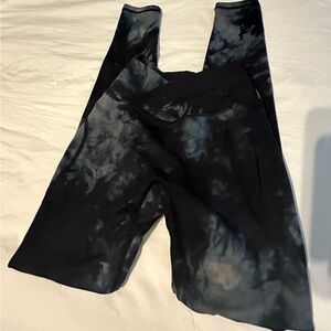 Alphalete Black Tie-Dye Leggings